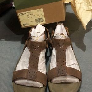 Keen Kaci Ana T-Strap Sandal size 8